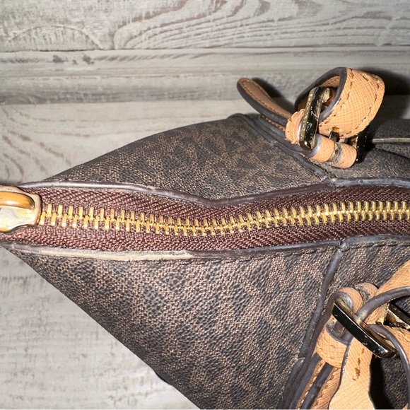 Michael Kors Brown Signature Tote Set - Picture 5 of 16